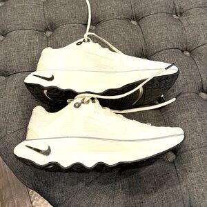 EUC Nike Motiva Walking Shoes, Sz 9